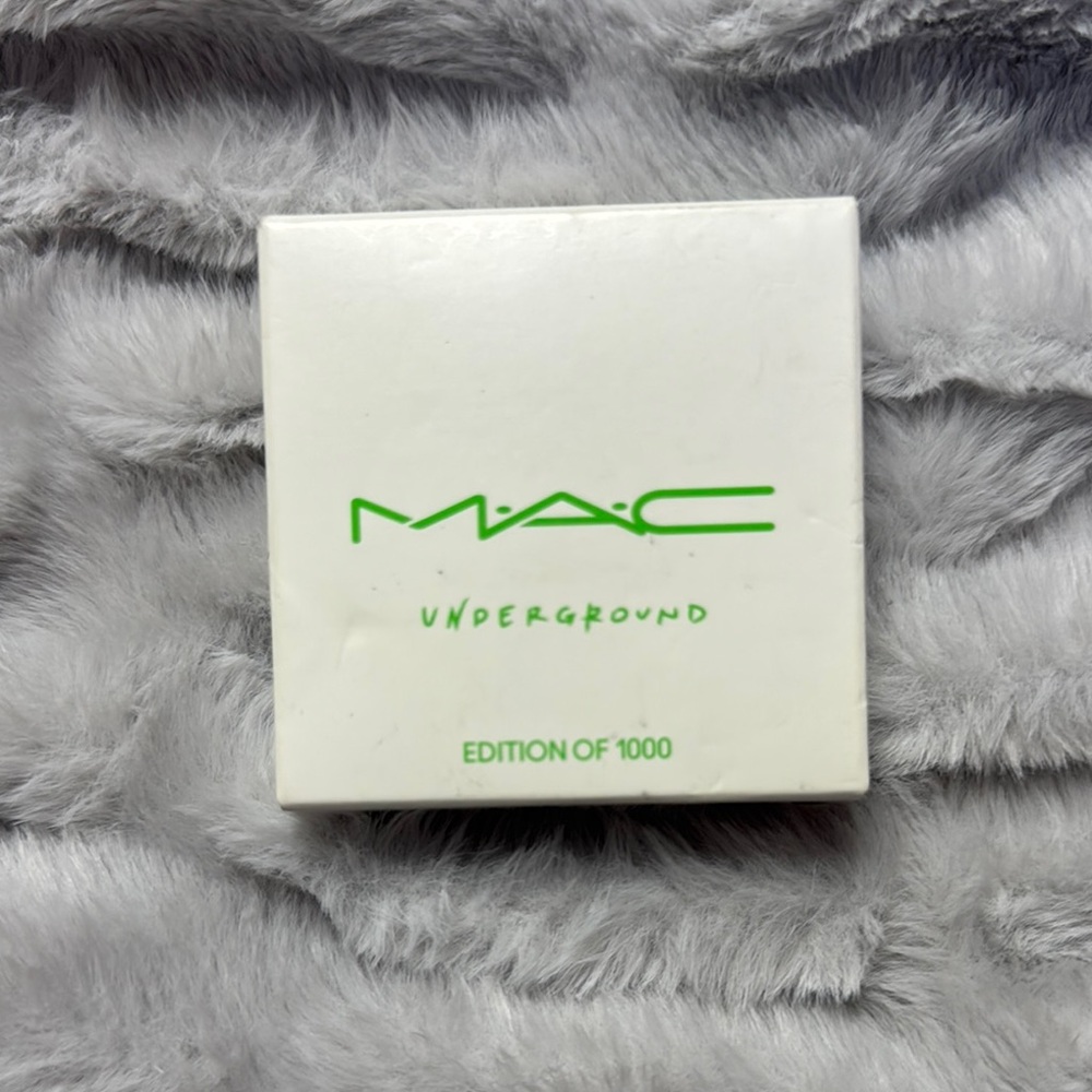 MAC Cosmetics Underground Rainbow Highlighter